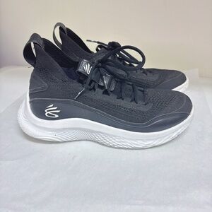 Under Armor Curry Flow 8 Black/White Men 6.5/ Women 8
